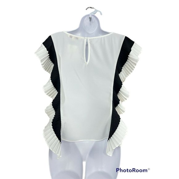 NWT Jealous Tomato Women Top Sz Large White Black Pleated Side Accent Cap Sleeve - Picture 5 of 8